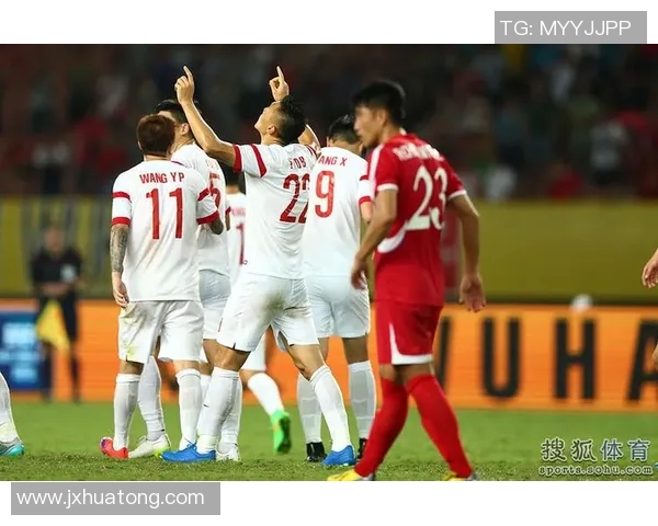 东亚杯激战朝鲜与中国男足争锋相对期待精彩对决与历史交锋