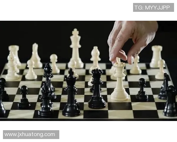 基萨与诺霍斯的激烈对决揭示了足球战术的深层次博弈与精彩瞬间