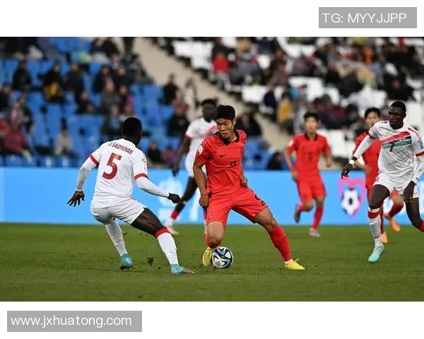 日本与韩国U20青年足球赛激战即将上演谁能夺得胜利的荣耀