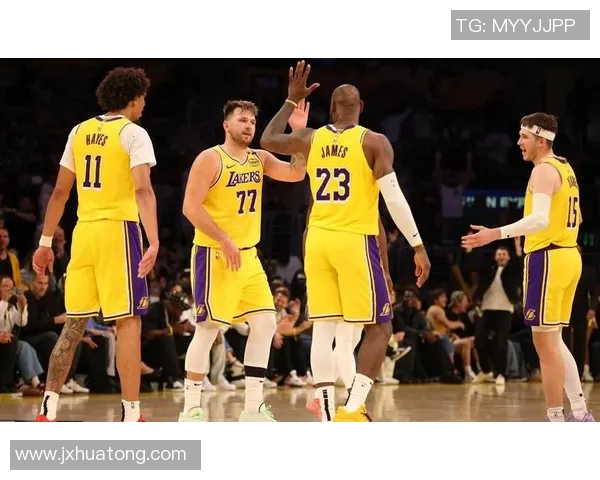 湖人快船夏季联赛精彩对决展现年轻球员无限潜力与竞争激情