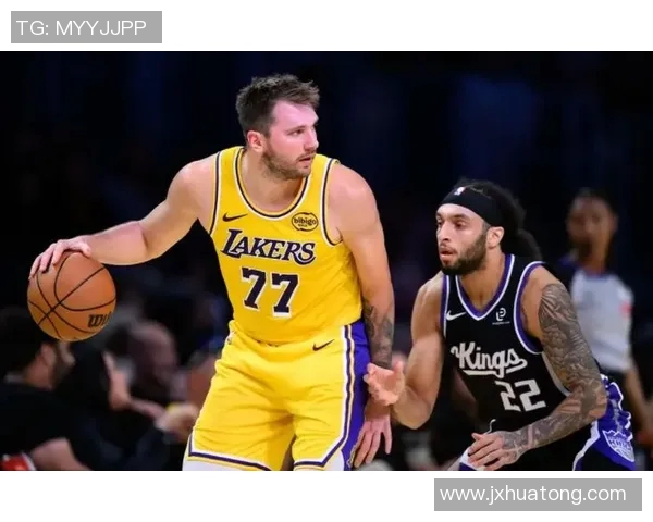 湖人季前赛对决国王全场精彩回顾与球员表现分析 湖人季前赛对决国王全场精彩回顾与球员表现分析