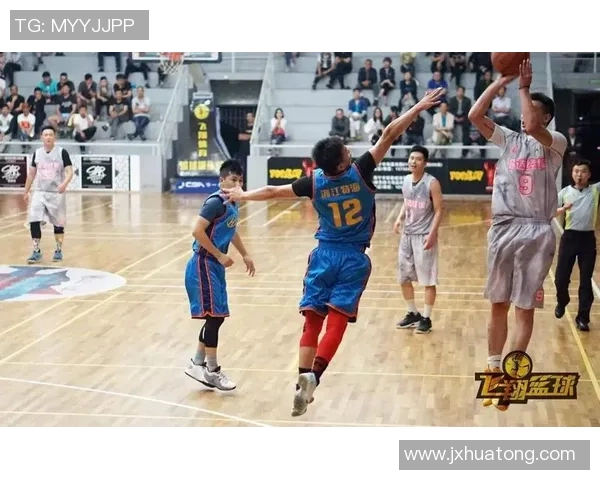 南京篮球队精英赛精彩配合分析展现团队默契与战术执行力